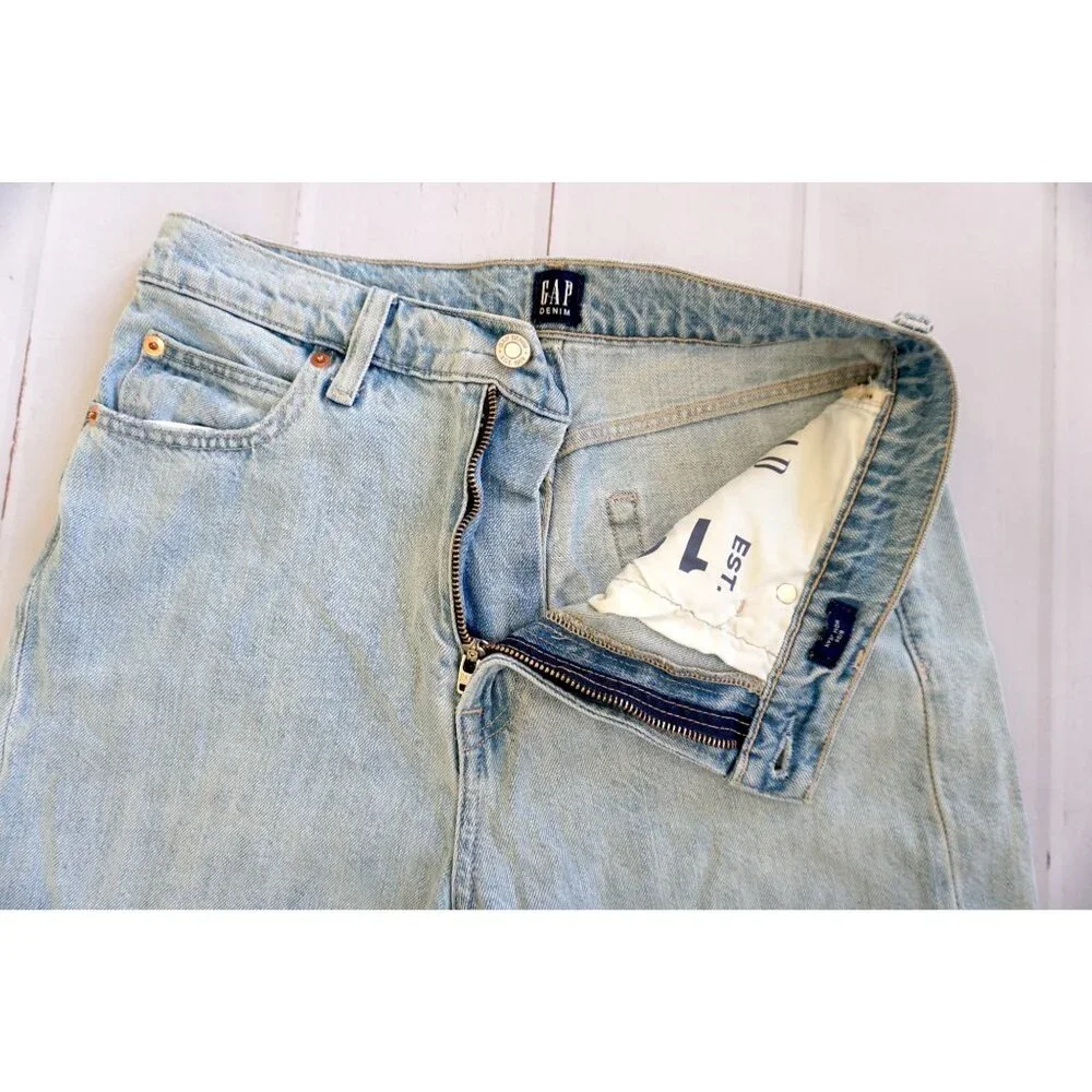 Gap Denim Light Blue Mom Jeans - Size 6/28 - Picture 2 of 6